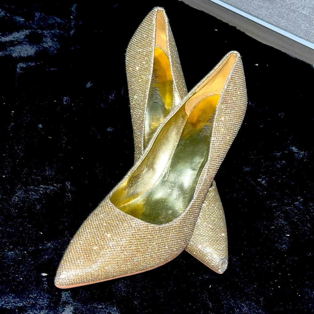 Nine West Gold shimmery heel, there’s a scuff on the toe